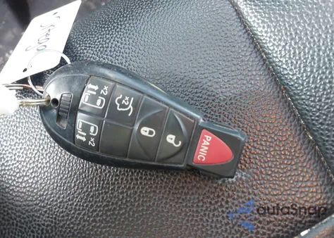 2016 Chrysler Town & Country Touring из США, поврежденный, VIN 2C4RC1BG7GR280515